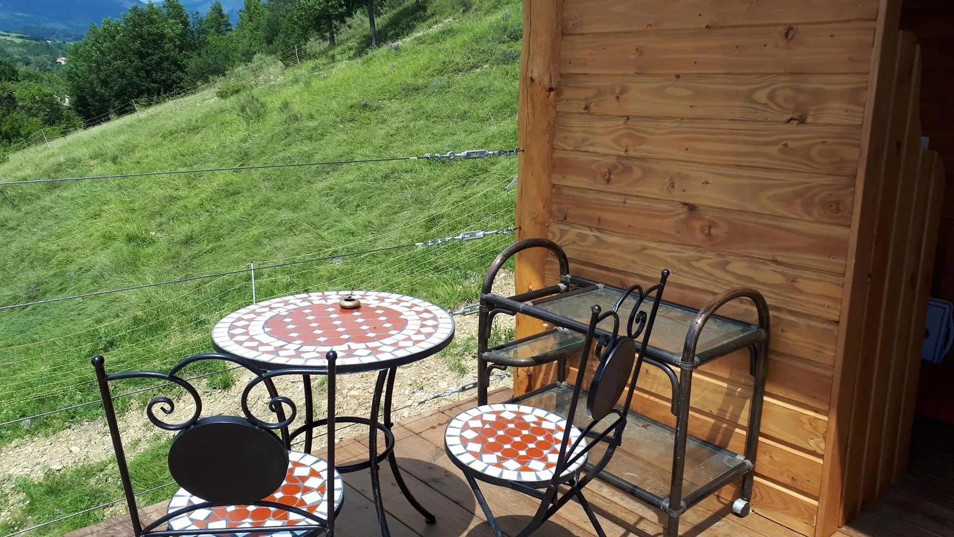 La Ronde Des Banons Hotel Thoard 0*,  France